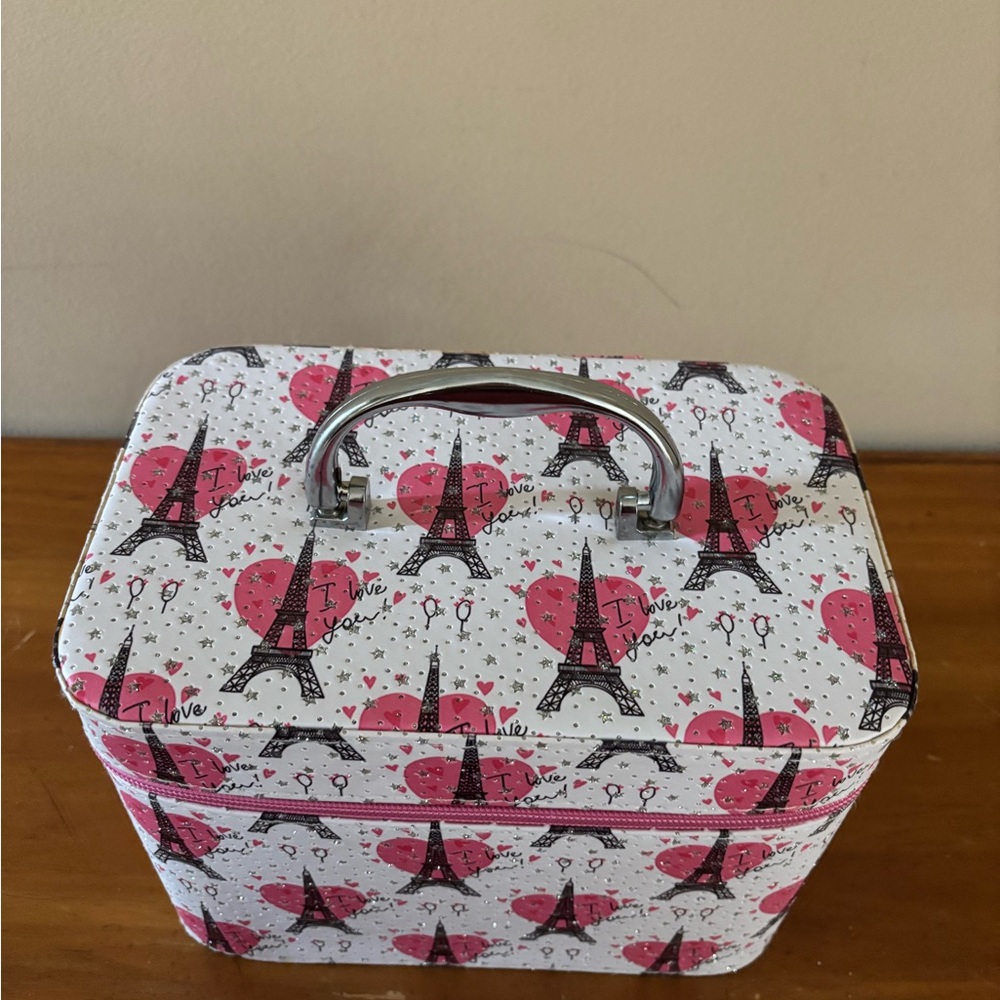 Parisian Charm Cosmetic Case - Picture 2 of 9